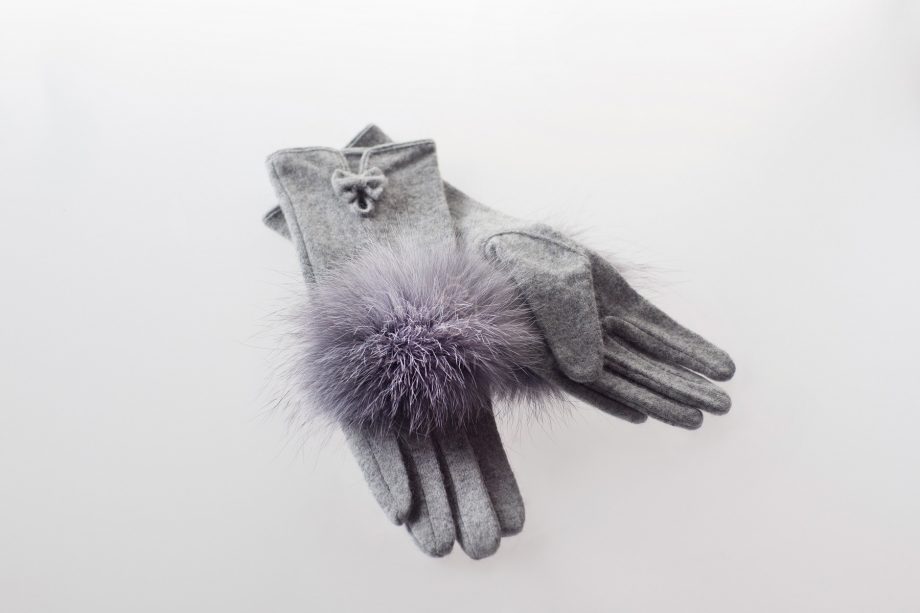 Woolen gloves with silver fox fur decoration made by SILTA MADA fur studio in Vilnius