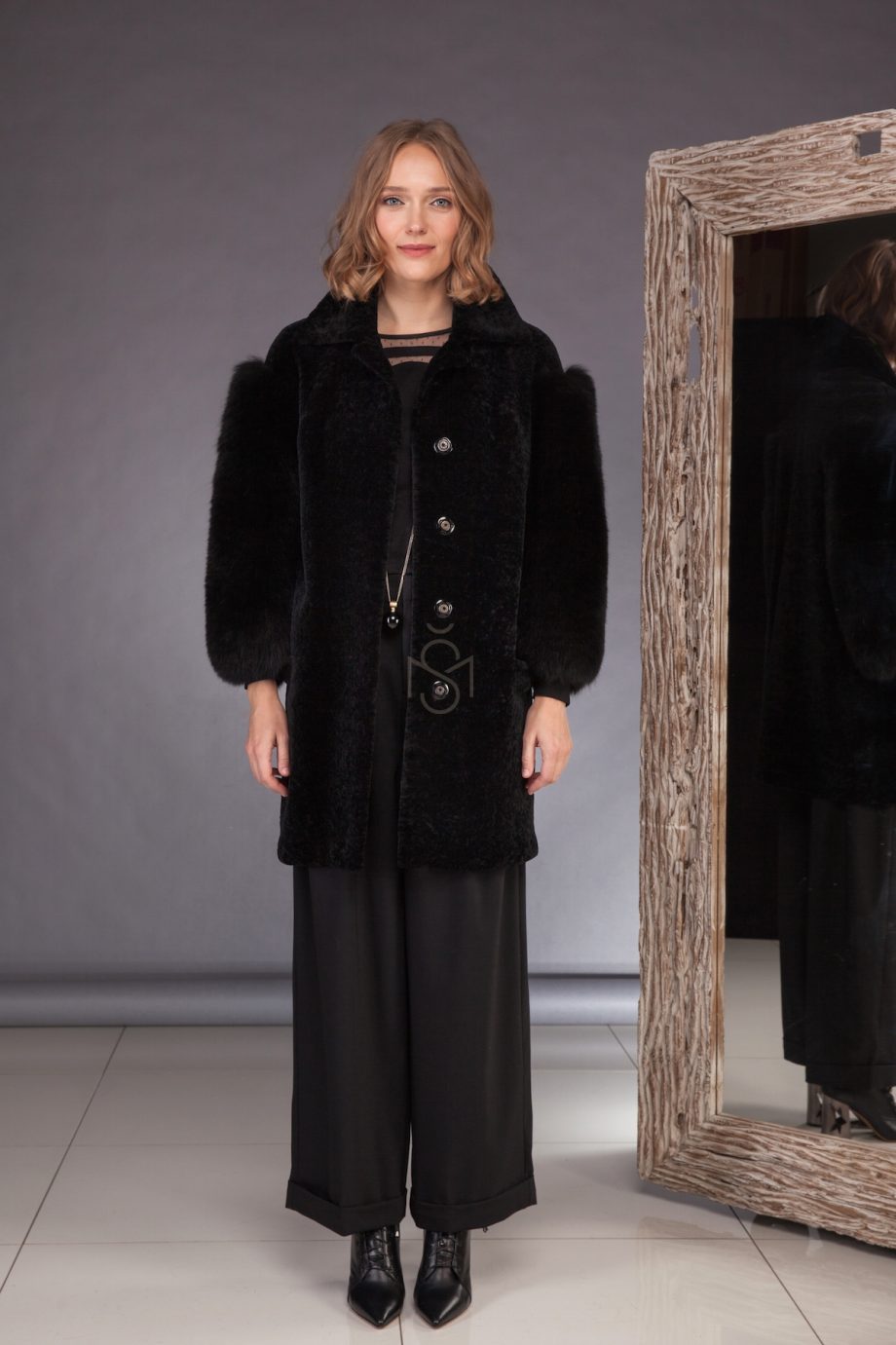 Sheepskin coat with fox fur sleeves_black_made by SILTA MADA fur studio in Vilnius