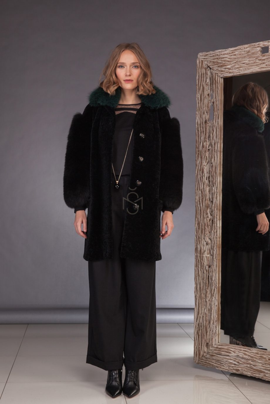 Sheepskin coat with fox fur sleeves_black_made by SILTA MADA fur studio in Vilnius
