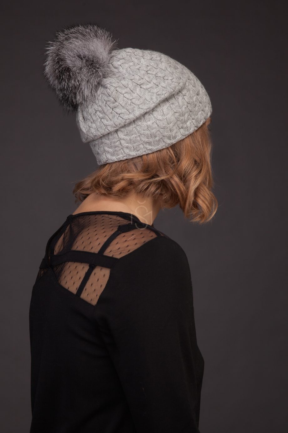 Cashmere hat with fox fur pom-pom_light_gray made by SILTA MADA fur studio in Vilnius