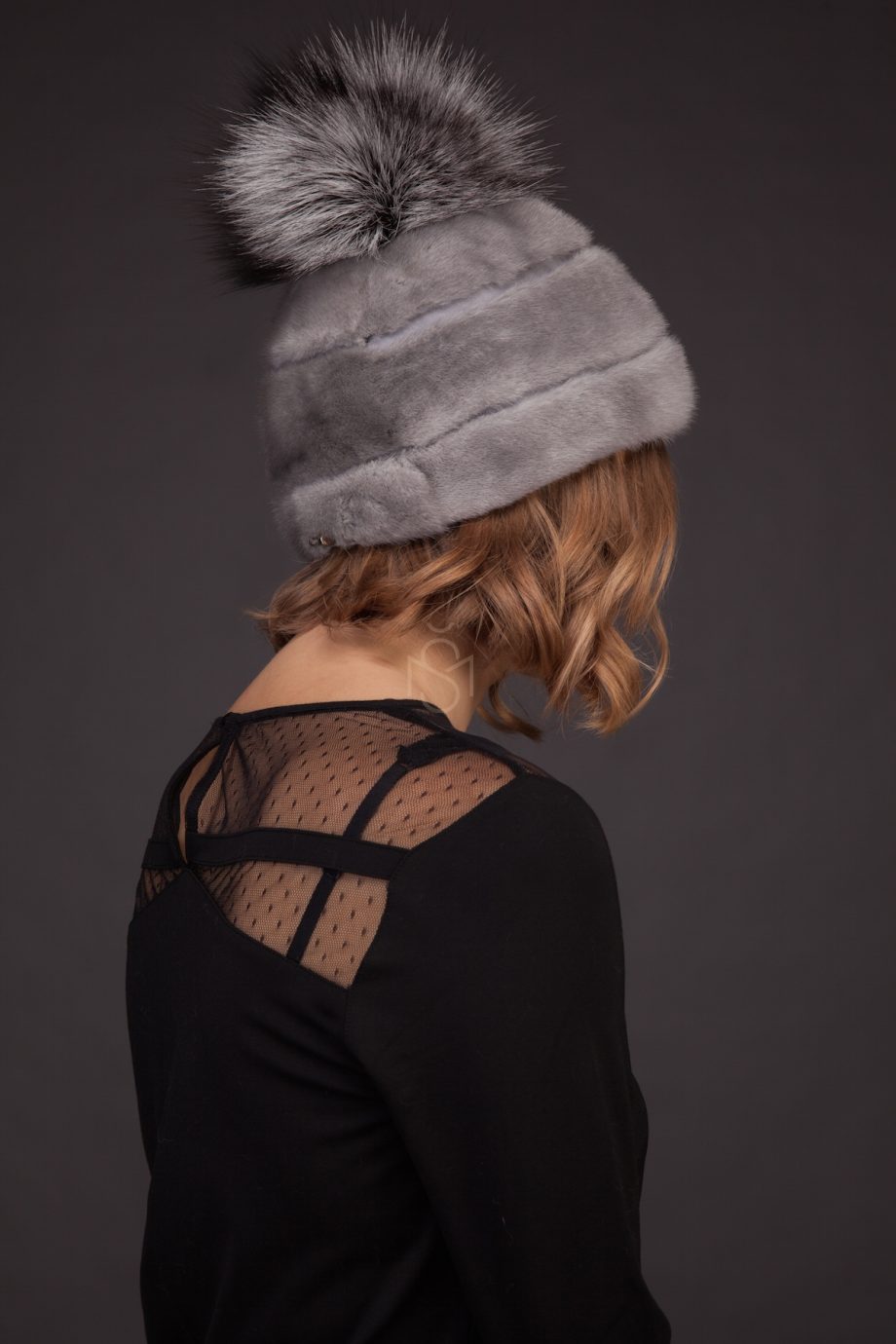 Sapphire_mink fur hat with pom-pom_made by SILTA MADA fur studio in Vilnius