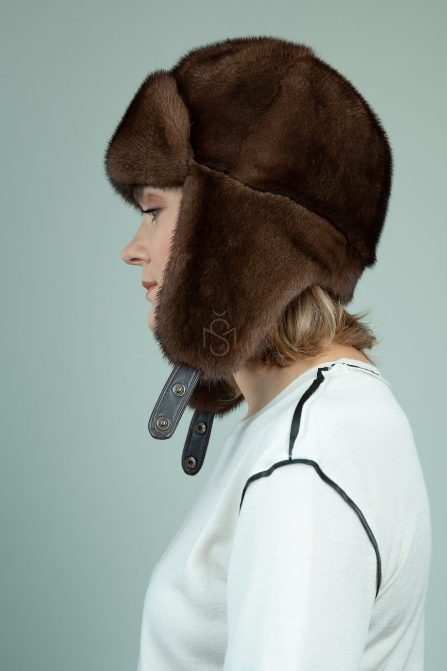 rudos audines kailio kepure su ausimis moterims