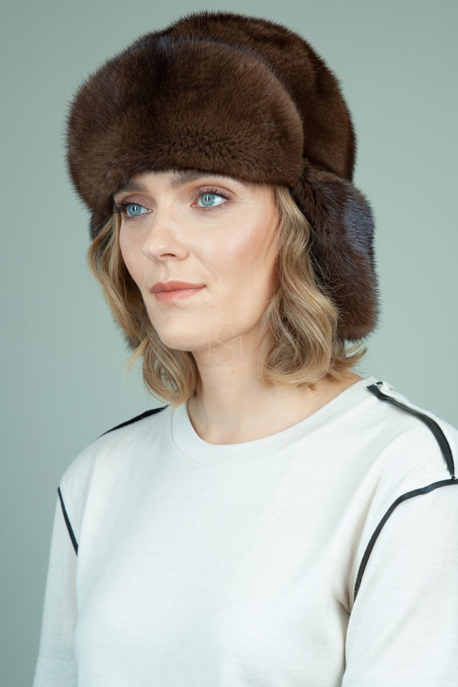 rudos audines kailio kepure su ausimis moterims
